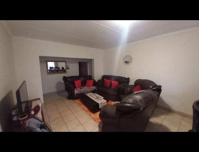 4 BEDROOM HOUSE FOR SALE IN MOUNTAIN VIEW